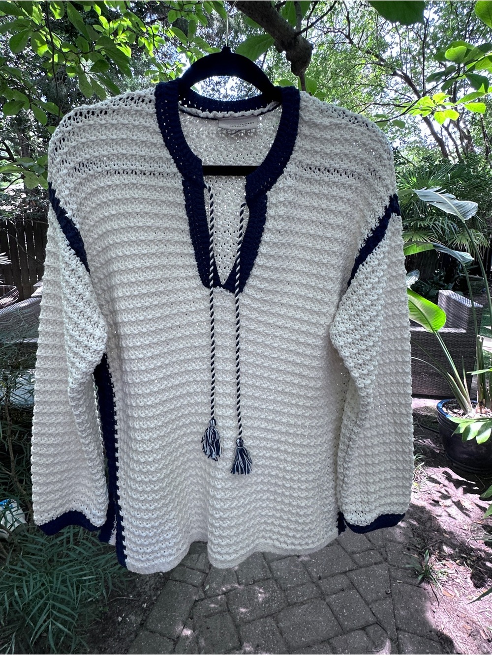 Martha Stewart Cream Crochet V-Neck Sweater with Navy Trim